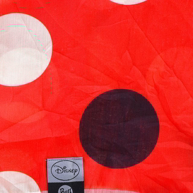 Disney bandana from the Buff brand.
 Ideal complement to protect the neck and face.
 Breathable material.
 Nice, light and soft to the touch.
 Comfortable fit that offers freedom of movement and flexibility.
 Measures: 32x38cm
 Composition: 100% polyester
 Care:
Wash at maximum 40º.
 Do not use bleach.
 It does not allow the use of the iron.
 It cannot be dry cleaned.
 Do not use dryer.