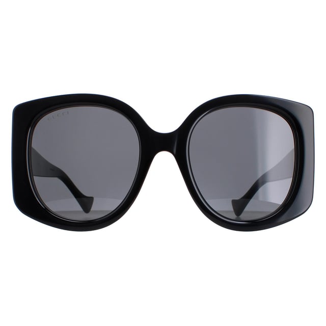Gucci GG1257S 001 zwart grijze zonnebril is een stijlvol en elegant accessoire dat elke outfit zal verheffen. Deze bril heeft een klassiek rond ontwerp met een strak acetaat montuur. De lenzen zijn gemaakt van hoogwaardig, krasbestendig materiaal om uw ogen optimaal te beschermen. Het iconische Gucci-logo staat prominent op de slapen, wat een vleugje luxe toevoegt aan dit toch al verfijnde ontwerp. Deze zonnebril is voor vrouwen, en is geschikt voor elke gelegenheid. Of je nu boodschappen doet, op het strand ligt of je opmaakt voor een avondje uit, met deze Gucci GG1257S zonnebril zie je er op je best uit en voel je je ook zo.