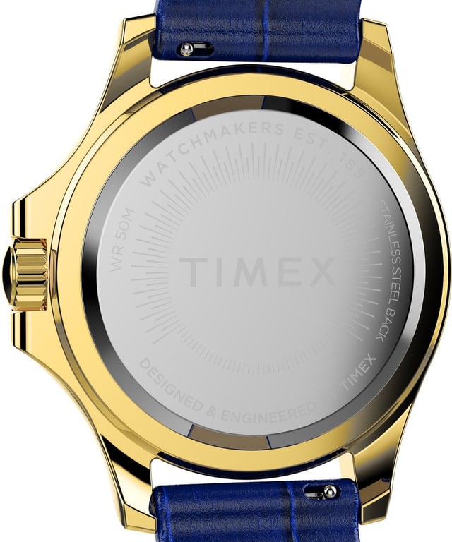 Deze Timex Kaia Multi Dial Horloge voor Vrouwen is het perfecte tijdsmeetinstrument om te dragen of cadeau te geven. De gouden 40 mm ronde kast in combinatie met de comfortabele blauwe leren horlogeband zorgt ervoor dat je zonder compromissen kunt genieten van dit schitterende horloge. Aangedreven door een hoogwaardige quartzbeweging en waterbestendig tot 5 bar, blijft je horloge doortikken. Onze Kaia multifunctionele horloge mengt fijne details met een beetje glans om je er op elk moment verzorgd en stijlvol uit te laten zien. Dit Multi Dial horloge heeft een kalenderfunctie: Dag-Datum, 24-uursweergave en lumineuze wijzers. Hoogwaardige blauwe leren band met een lengte van 19 cm en een breedte van 20 mm met een gesp. Kastdiameter: 40 mm, kastdikte: 11 mm, kastkleur: Goud en wijzerplaatkleur: Goud.