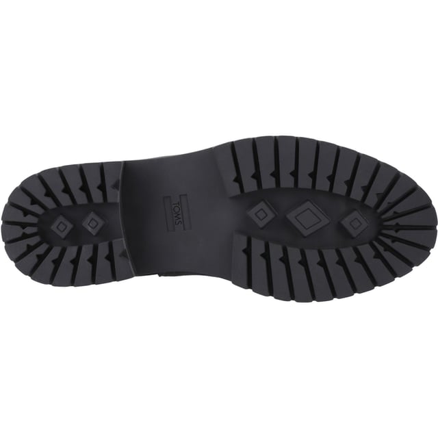 Der wasserabweisende Bennet ist ein neuer, von Chelsea inspirierter Stollenstiefel mit stylischer Laufsohle und stromlinienförmigem Profil und einem ultrakuscheligen Fellfutter. Mit seitlichen Stretcheinsätzen und bequemen Innensohlen für ganztägigen Komfort.
