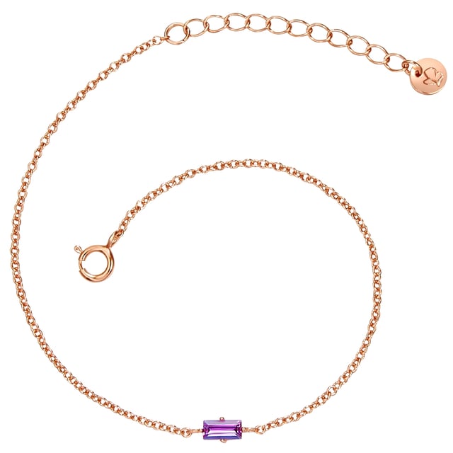 Are you looking for a filigree bracelet with a touch of glamor? Then this model of the label Glapppiece Munich may be your new favorite accessory! The delicate anchor bracelet hugs your wrist and scores at second glance with a small sparkle highlight: Integrated into the chain strand A precisely faceted zirconia crystal breaks the light and makes the bracelet a glittering understatement. The bracelet is made of 925 sterling silver and refined with rose gold - a must -have for fans of the trendy gold nuance. A subtle spring ring closure and an extension chain enable easy length adjustment.