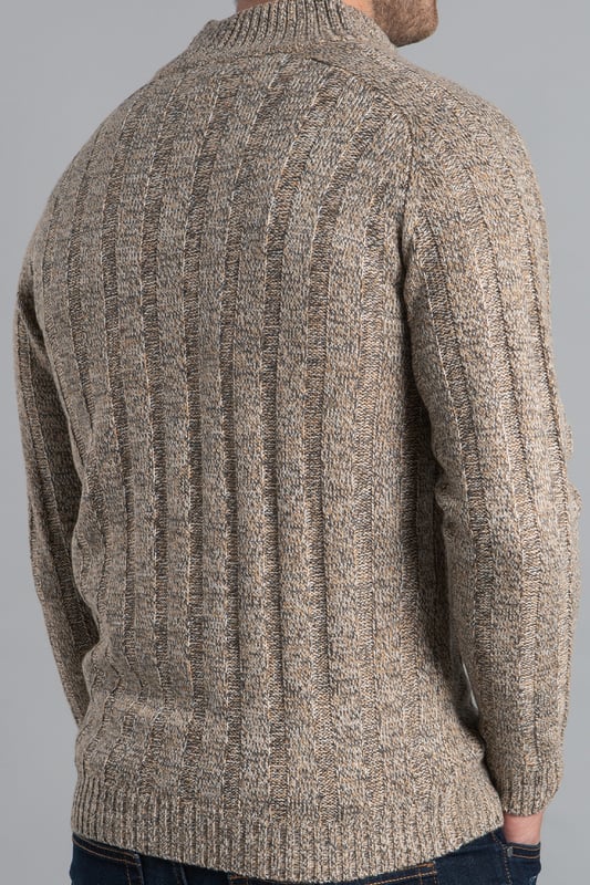 This cardigan from Kensington Eastside is the perfect style for keeping warm and on trend. This cardigan features ribbed elasticated details on the hem, cuffs, and on the funnel neck, which fastens to the top with a zipper. This cardigan is perfect for keeping you warm and comfortable.