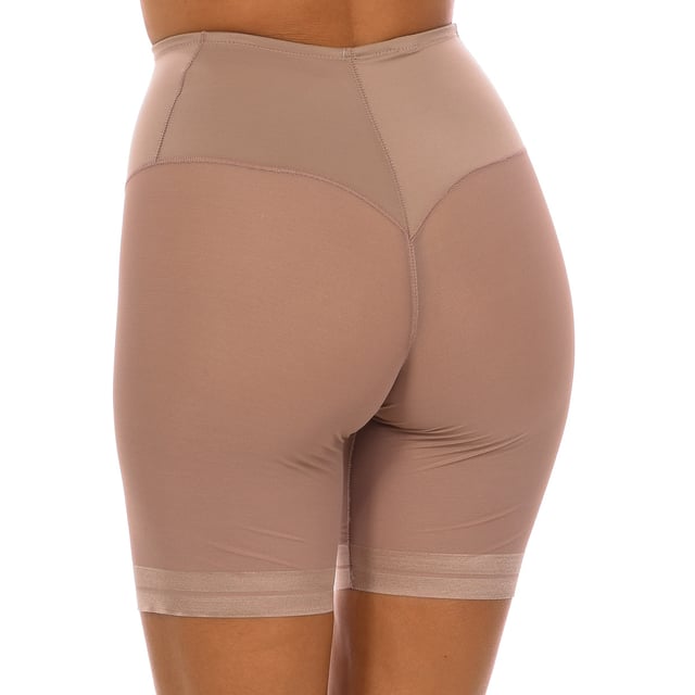 Faja culotte Janira.
Color Beige oscuro
Cintura ajustada y elástica.
Tejido impercetible y transpirable.
Efecto invisible y vientre plano.
Costuras vistas a tono.

Composición:  66% Poliamida, 34% Elastano

-Lavar a temperatura max 30º.
-No usar lejía.
-No usar plancha.
-No usar secadora.
-No lavar en seco.