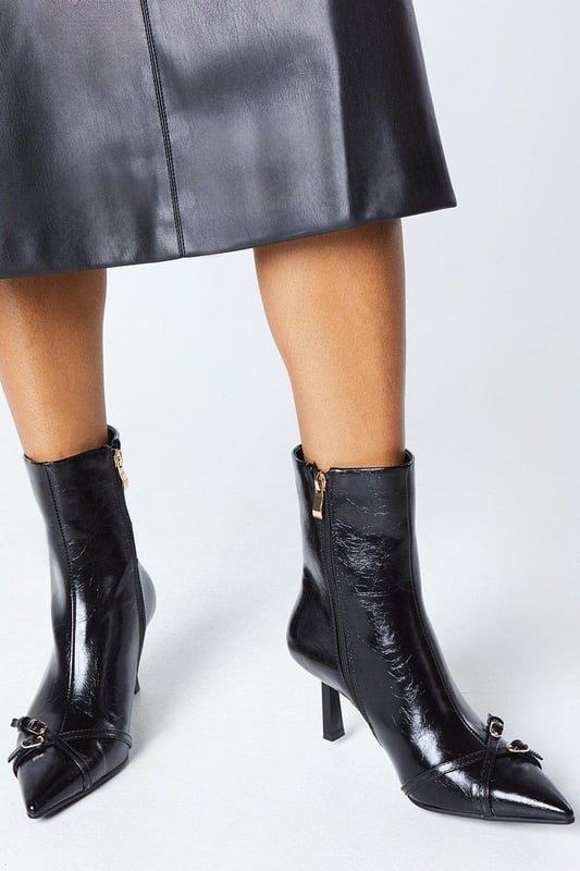 Pointed buckle boots outlet
