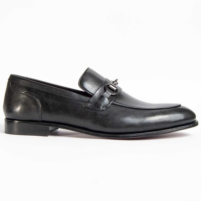 Purapiel, 10 years warranty. Classic moccasin for men. Made in 100% natural leather, Chrome VI free. High quality materials. Stitched leather sole. Padded insole. Manufactured by other brands for our brand.