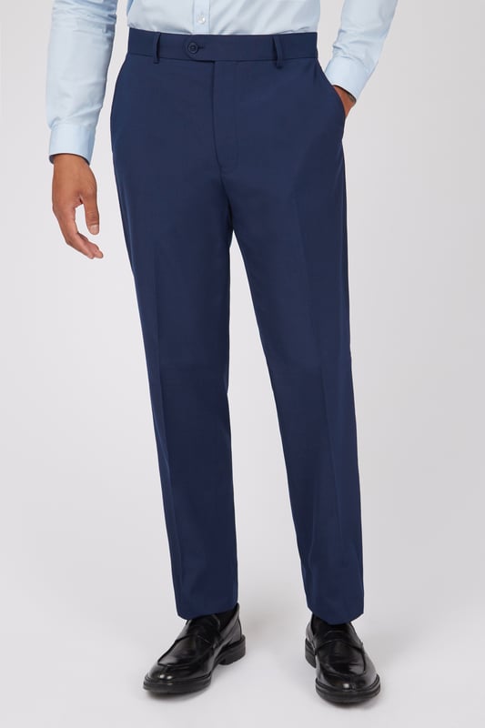 Contemporary design meets heritage influence with Antique Rogue. Designed for the true trendsetter, an eye-catching colour palette spans across textures that elevate suits, shirts, and more. Antique Rogue's unique suits combine legendary British tailoring with distinctive styling.