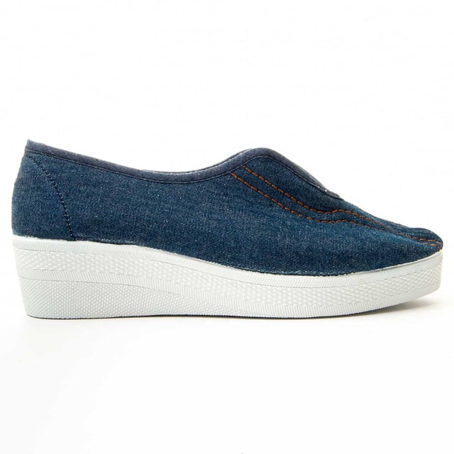 Hechas en España. Zapatilla confortable para mujer. Fabricada en los mejores materiales. Suela antideslizante. Cosido reforzado. Plantilla acolchada. Baja huella de carbono.