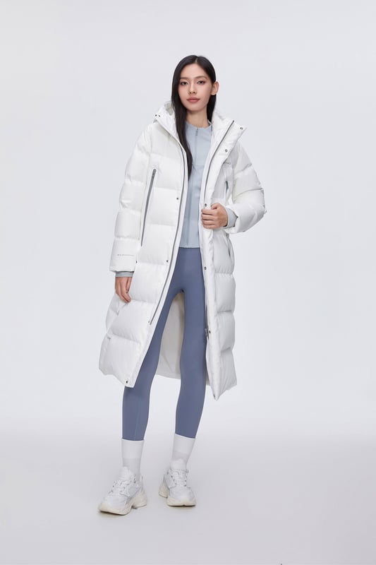 Featuring exclusive custom-made buttons and high-quality 680+ duck down filling for optimal and consistent warmth, this unisex design offers exceptional versatility for everyone.

PREMIUM ACCENTS: Exclusive custom-made buttons, beautifully designed.

HIGH QUALITY 680+ DUCK DOWN:;90% filling for optimal warmth, evenly distributed for consistent warmth.;

DESIGNED FOR EVERYONE: Unisex style, exceptionally versatile.