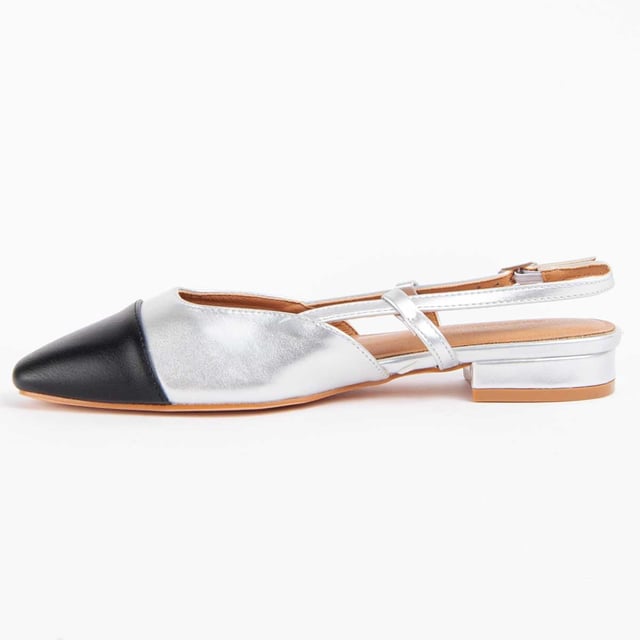 Comfortabele ballerina voor dames. Comfortabele pasvorm. Gemaakt door andere merken voor ons merk.