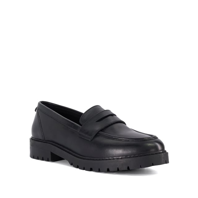 Crafted from premium leather, Globes is the classic pair of penny loafers you've been searching for. Simple yet stylish, this signature slip-on design features a clean silhouette that rests on a flat sole with a low heel.
