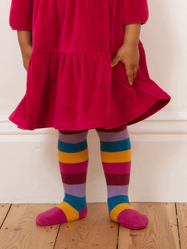 90% organic cotton 8% polyamide 2% elastane | Proud to be certified by Control Union to the Global Organic Textile Standard (GOTS) | Rainbow heart seat design up to size 2-4y (no seat design from size 4-6y +) | Rainbow knitted stripe on legs | Pink ribbed waistband | Made in Turkey | Machine washable at 40 degrees, or at 30 degrees to be kinder to the planet