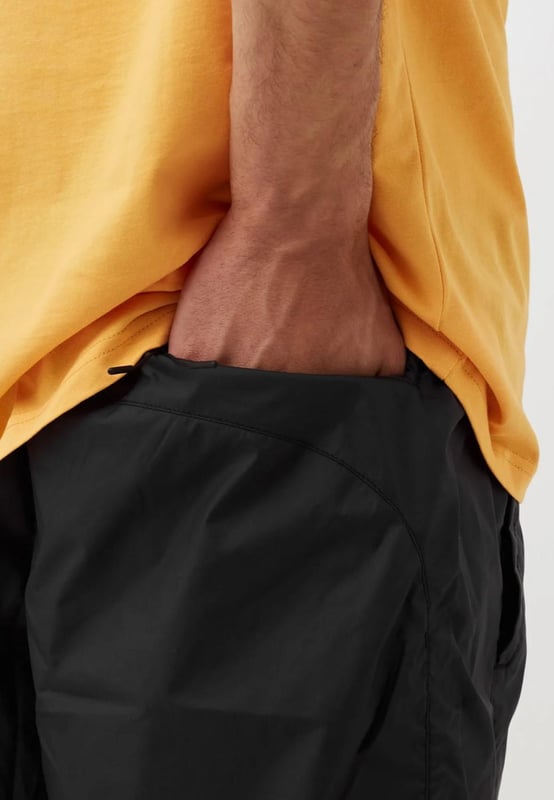 The North Face Has You Covered with These Sporty Water Shorts. - .
They’re Cut from a Lightweight, Mesh-lined Polyester Feature. - .
Engineered With a Water-shedding Durable Water Repellent Finish and Wind-blocking Windwall Technology. - .
All-important Half Dome Logo Printed at the Thigh. - .
Elasticated Waist with Adjustable Toggle Drawcord. - .
2 Side Pockets, Back Pocket. - .
Model is 193cm, weighs 76kg and wears size L. The article is normal cut and has a regular fit.