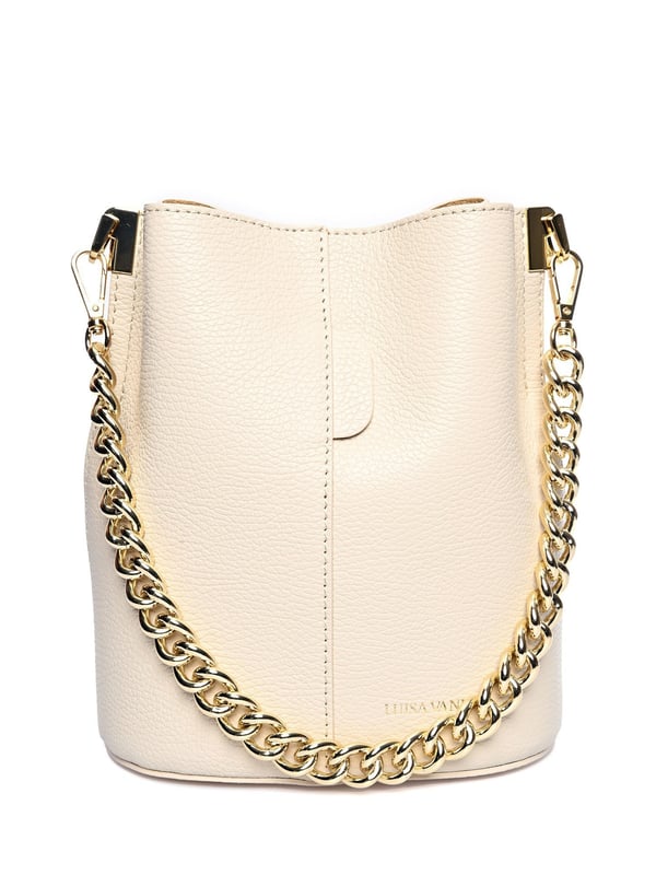 Bolso de hombro  
100% cuero de vaca  
Cierre con hebilla magnética superior  
Bolsillo interno con cremallera  
Dimensiones: 28x23.5x14 cm  
Asa metálica: 53 cm  
Correa para el hombro: 120 cm de cuero ajustable  