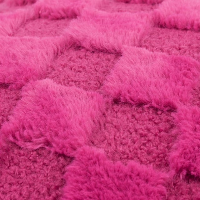 Give your area a bold boost, from dreamy cream for a neutral effect to stunning hues that bring the drama! Check out this fantastic cushion, which comes in a variety of brilliant hues and has a great 3D-type design. This cushion, made of incredibly soft boucle fleece, adds instant charm to your living space. Size: 45 x 45cm