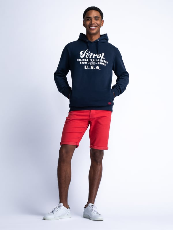 Hoodie mit im Brustbereich appliziertem Logo-Aufdruck. Dieser Hoodie hat eine Kapuze mit Tunnelzug und eine Beuteltasche. Du schwankst zwischen zwei Größen? Nimm die größere Größe! HoodieIm Brustbereich applizierter Logo-AufdruckKapuze mit TunnelzugBeuteltasche100 % BaumwolleDas Model ist 186 cm groß und trägt Größe L.