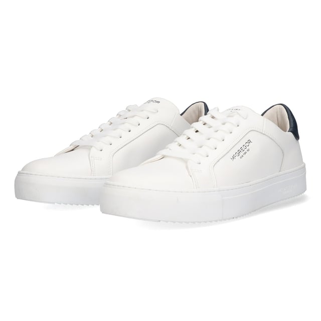 Zapatillas McGregor para hombre. Están fabricadas en piel de alta calidad. La zapatilla tiene una plantilla extraíble de EVA, que proporciona una buena amortiguación.  Marca: McGregorNombre del modelo: HamiltonCategoría: zapatillas para hombreMateriales: cueroColor: blanco, azul