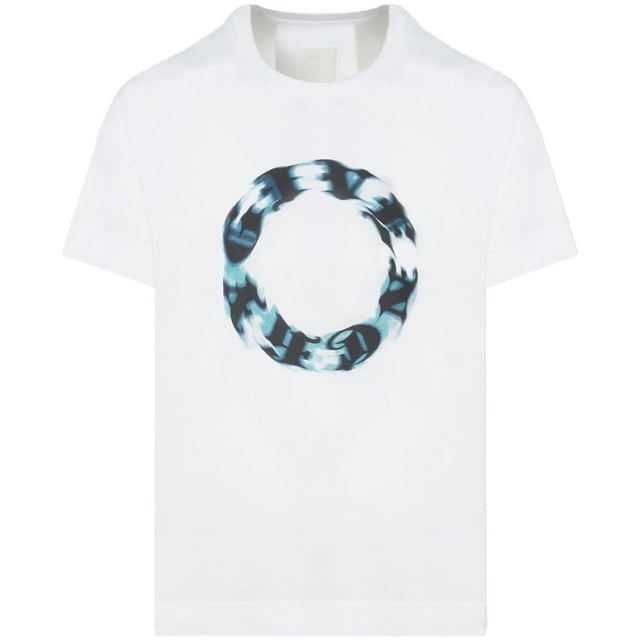 Presentamos la camiseta blanca de Givenchy: !el complemento perfecto para tu guardarropa! Esta camiseta ofrece una opcion comoda y elegante para cualquier ocasion informal. Su corte extragrande es a la vez moderno y favorecedor, lo que la convierte en una prenda imprescindible para las personas que van a la moda. !Eleva tu estilo con Givenchy!, Marca Givenchy, Marca circular, Camiseta con cuello redondo, Logotipo en la parte delantera y trasera, 100 % algodon, Ropa urbana, Corte extragrande, Camiseta blanca