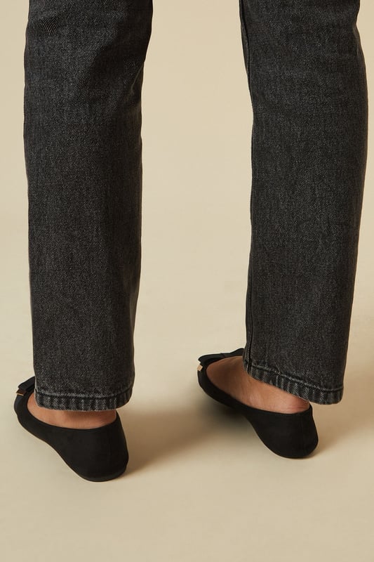 Charming bow detail adorns the front
        Comfortable flat heel (0-2cm height)
        Faux leather construction for durability
        Round toe design for a classic look
        Slip-on style for easy wear
    
    Step out in effortless style with these delightful ballerina flats from Dorothy Perkins. The eye-catching bow detail adds a touch of femininity to any ensemble, making these shoes a versatile choice for various occasions. Pair them with dark wash jeans and a flowy blouse for a chic brunch look, or wear them with a knee-length dress for a baby shower. The comfortable flat design ensures you can stay on your feet all day, whether you're running errands or meeting friends for coffee. These ballerinas are perfect for the fashion-conscious woman in her 30s who values both style and comfort. Their classic silhouette allows for easy transition from day to night, making them an ideal choice for family gatherings or casual outings. Embrace the trend-setting yet modest aesthetic of Dorothy Perkins with these charming flats that offer both elegance and practicality.