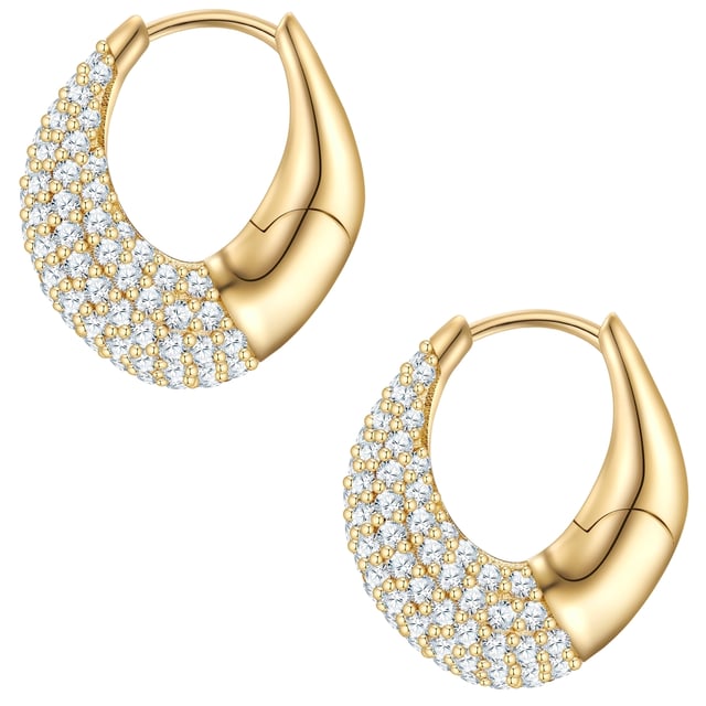 If you like wearing glitter jewelry, you will take these hoop earrings from the Glanzstücken München label to your heart: The models impress with a solid teardrop shape that nestles elegantly around the earlobe. Made from 925 sterling silver and finished with warm, shimmering yellow gold (14 carat), they are a perfect choice for all fans of the classic gold nuance. The highlight is the lavish half-set with sparkling zirconia crystals - precisely faceted and densely set in a pavé style, creating a visually coherent carpet of glitter. Timeless earrings that glamorously enhance every look!