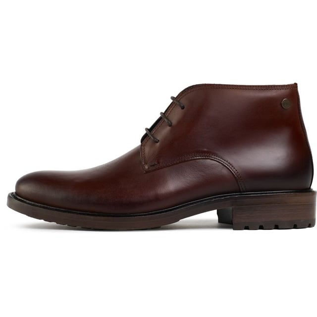 Step Into A Timeless, Debonair Style With The Pasco Chukka From Sole. Crafted From Rich, Sleek Leather, These Classic Chukka Boots Are Built For All-day Comfort And A Sophisticated Look. The Three-eyelet Lacing And Sturdy Rubber Outsoles Ensure A Custom Fit, Lasting Traction And Style With Every Stride. Whether You're Headed To The Office, A Night Out Or A Weekend Away, The Exclusive Sole Boots Will Have You Walking In Confidence And Rugged Elegance.