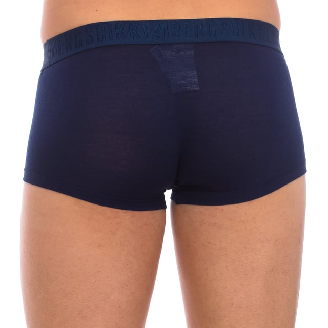 Bikkembergs brand boxers.
 Elastic rubber waistband, with the brand's name embroidered.
 Comfortable and breathable fabric.
 Anatomical front, with the ability to hold without squeezing.
 Seams seen in tone.
 Composition: 97% Viscose, 3% Elastane
 Care:
Wash at maximum temperature 30º.
 -Do not use bleach.
 -Do not dry clean.
 -Allows the use of an iron.