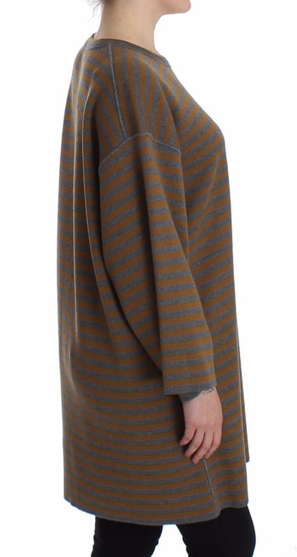 Märke: Dolce & Gabbana  
Tillstånd: Helt ny med taggar  
Kollektion: MainLine  
Stil: Oversized crewneck-tröja  
Färg: Gul och grå randig  
Detaljer: Logodetaljer  
Ursprung: Tillverkad i Italien  
Material: 100% ull