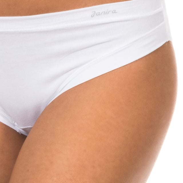 3-pack of panties Janira
 Medium size.
 Elastic waistband.
 Brand detail printed on the upper side.
 Intimo Janira guarantees maximum comfort and quality of its garments by choosing the best fabrics and offering the designs that best adapt to the style of each woman and the needs of each moment.
 Inner lining.
 Seams seen in tone.
 Composition: 93% Cotton, 7% Elastane
 Care:
Wash at a maximum temperature of 30º.
 - Do not use bleach.
 - Do not use dryer.
 - Do not iron.
 - Do not dry clean.