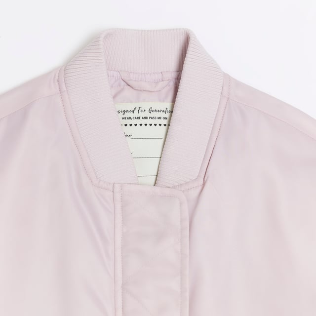 Nylon fabric, Zip pockets, Baseball collar, Long sleeves