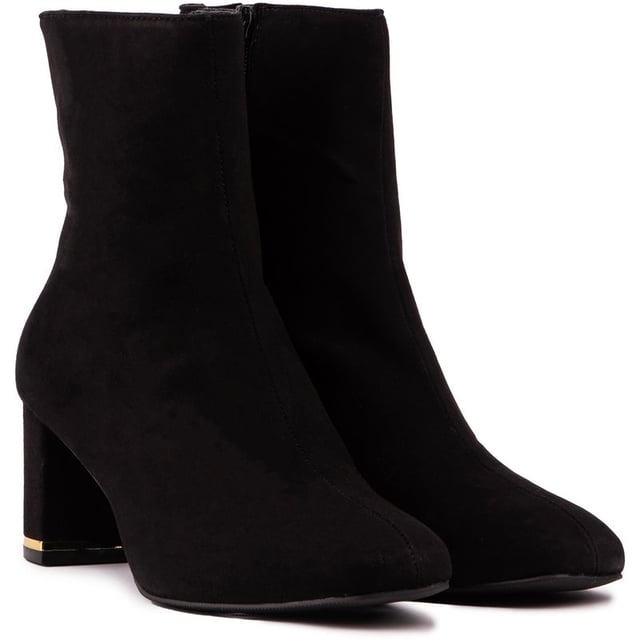 Ted Baker Noranas Boots Step Up Your Shoe Game And Step Out Of Line, With The Noranas Ankle Boots From Ted Baker. Crafted From Luxurious Suede Leather, They Offer Both Style And Comfort. The Sleek Design Is Complemented By A Chic Block Heel And Gold-tone Heel Trim, That'll Take You From Day To Night With Ease.