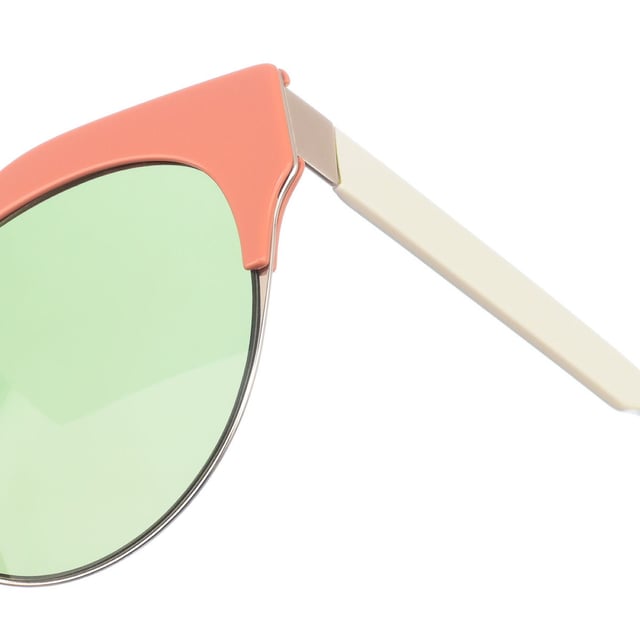 Sunglasses with acetate frame.
 Oval shaped.
 Acetate temples.
 100% UV Protection.
 Anti-reflective lenses.
 Includes: All our products are sent inside their original box.
 Measures: Lens height: 52 mm. Lens width: 55mm. Bridge: 19 mm. Temples: 140 mm.
 Composition: Acetate
 Care:
Clean the glasses with soap and water.
 - Do not use dirty or abrasive cloths, which may alter the characteristics of the filters.
 - Use only original accessories and spare parts.