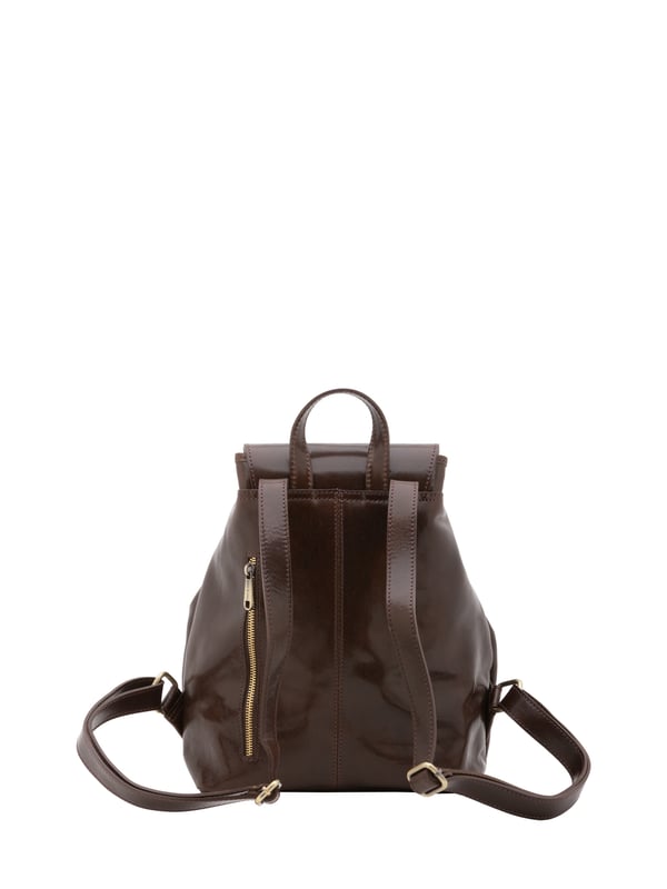 Bolso bandolera para mujer. El cierre es con cordón de piel. Los bolsillos internos son uno con cremallera y dos abiertos. Los bolsillos externos son dos abiertos en la parte delantera y uno en la parte trasera con cremallera. La bandolera es ajustable en piel. El mango es de piel. Hay un compartimento interno. El material exterior es auténtica piel de vacuno. Internamente está forrado en algodón. Medidas: 32x26x13 cm. Hecho en Italia