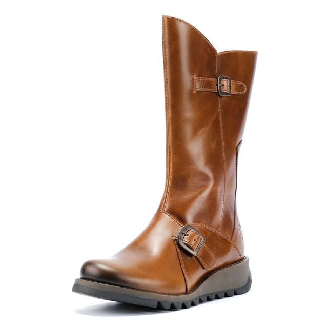 These mid calf boots from Fly London will bring you a more rugged and classic look featuring a leather upper with zip fastening on the inner for easy on / off and two decorative buckles. Complete with signature branding.
