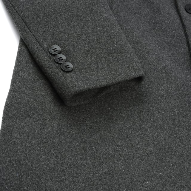 [Materialpflege]

HERVORRAGENDES MATERIAL – 30 % Wolle, 70 % Polyester. Es ist bequem, atmungsaktiv, weicher, glatter, leichter zu waschen und behält seine Form. Es atmet frei und nimmt Schweiß auf.

PFLEGEHINWEISE – Chemische Reinigung wird empfohlen; Handwäsche ist möglich, jedoch mit kaltem Wasser.

VIELSEITIGER ANLASS – Es eignet sich für viele Anlässe, wie den Alltag, Geschäftstreffen, modische Partys, jeden großen Feiertag usw.

[Paket]

1 * Mantel