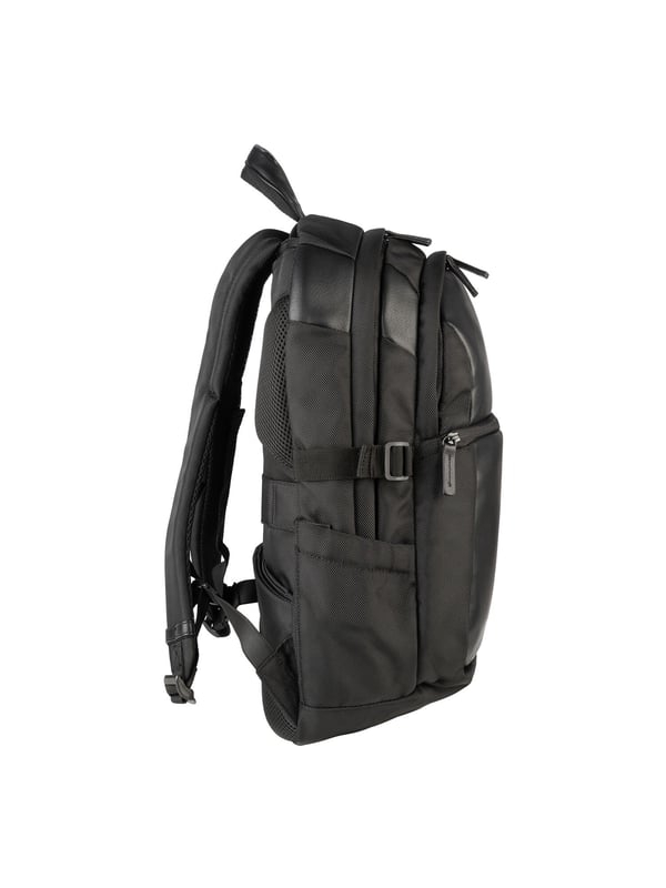 Unisex rugzak met ritssluiting. één met ritssluiting en twee open binnenzakken. één voorkant met ritssluiting, één achterkant met ritssluiting en twee open zijvakken met externe vakken. ontbrekende schouderband.  Handvat van gerecycled polyethyleentereftalaat. een binnencompartiment.  extern materiaal.  Binnenkant van gerecycled polyethyleentereftalaat. Afmetingen: 31x46,5x17 cm. Modeproduct