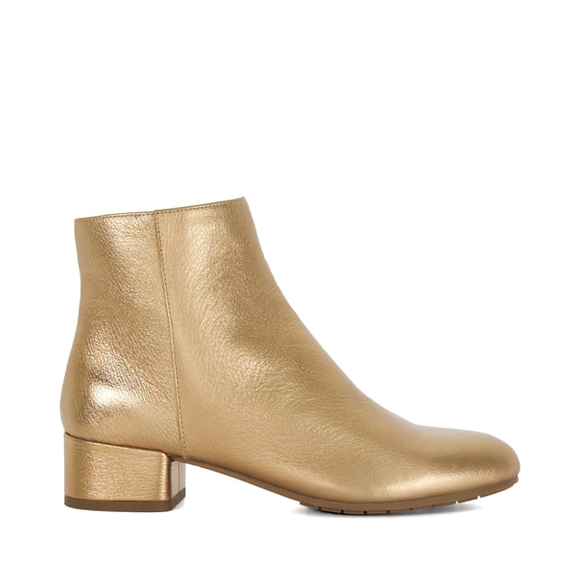Dune Ladies Pippie - Low-Heel Ankle Boots Pippie will be your go-to ankle boots for days when you're on the move. Set on a low-block heel, these sleek and stylish all-rounders will go with everything in your wardrobe. Dress them up or down.