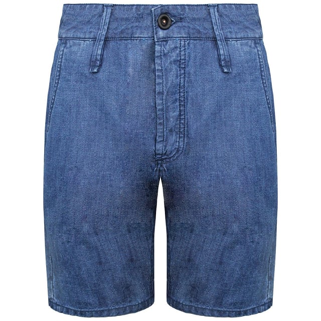 Dessa shorts är omsorgsfullt tillverkade av Denham, ett känt varumärke som är känt för sin känsla för detaljer och sitt kvalitetshantverk.\n\nTillverkade av premium denimtyg erbjuder dessa shorts både hållbarhet och komfort. Den blå färgen ger en klassisk och tidlös touch, vilket gör dem lämpliga för olika avslappnade tillfällen. Oavsett om du promenerar längs stranden, utforskar staden eller njuter av en grillfest i trädgården, kommer dessa shorts att få dig att se cool ut utan ansträngning.\n\nTokyo Apex denimshorts har en modern och skräddarsydd passform som ger en snygg och smickrande silhuett. De sitter bekvämt i midjan och ger gott om utrymme genom låren, vilket gör det lätt att röra sig. Längden når strax ovanför knät och ger en perfekt balans mellan stil och komfort.\n\nDessa shorts är designade med omsorg om detaljerna och visar Denhams karakteristiska hantverkskunnande. De har kontrastsömmar som ger en touch av visuellt intresse och förbättrar den övergripande estetiken. Den klassiska femficksdesignen är praktisk och ger dig gott om förvaringsutrymme för dina viktigaste saker samtidigt som du behåller en ren och strömlinjeformad look.\n\nDessa denimshorts är mångsidiga och kan stylas på många olika sätt. Kombinera dem med en enkel t-shirt eller en skjorta med knappar för en avslappnad och ledig look. Komplettera med sneakers eller sandaler och du är redo att omfamna sommarens vibbar med stil.\n\nDenham Tokyo Apex Men's Blue Denim Shorts är ett måste för den moderna mannen som söker både komfort och modeinriktad stil. Omfamna sommarens anda och förhöj din avslappnade garderob med dessa shorts av hög kvalitet.