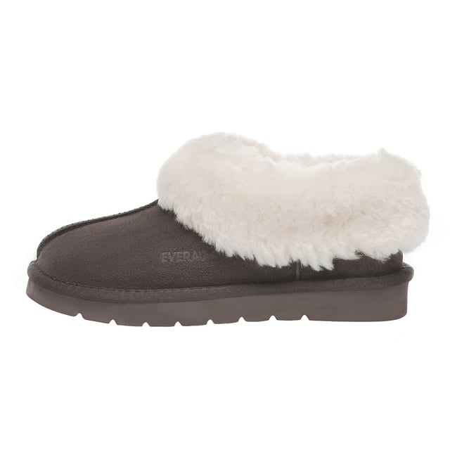 This cozy slipper with a central seam and a full collar offer an invitation to indulge in unparalleled comfort. Crafted with a lining and insole made from-Sheepskin, it provides breathable warmth for chilly feet.

Specification:
Suede Upper
Warm Sheepskin Wool Lining
Soft Sheepskin Wool Insole
Eva Sole

Technologies:
Water Resistance Upper
Light Weight Outsole