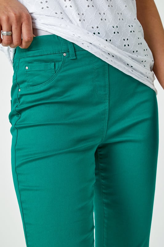 Cropped Stretch Denim Jegging Cotton Capri Jean Leggings from Roman. Let these basic cropped jeans transform your wardrobe for the summer season. A versatile style that can be worn with almost anything, these cropped stretch jeggings will be your go-to wardrobe saviour.