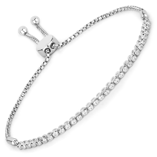 Do you love contemporary silver jewelry? Then discover the jewelry label Rafaela Donata and enjoy special chic on your skin. Whether as a filigree bracelet or noble earrings, as an opulent collier or a fashionable ring-the variety of silver creations are no limits, and that with an unbeatable price-performance ratio. You will be enchanted!