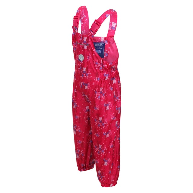 Regatta Kinder/Kids Muddy Puddle Peppa Pig Gebloemde tuinbroek (Roze Fusie) 100% Polyester. Stof: Isoliet. Ontwerp: Bloemen, Logo. Personages: Peppa Pig. Zakken: 1 Voorzak. Waistline: Elastiek. Manchet: Elastiek. Zoom: Elastisch. Mouwtype: Mouwloos. Halslijn: Vierkante Hals. Overal Print, Reflecterende Trim. Stoftechnologie: Ademend, Duurzaam, Lichtgewicht, Waterdicht. Sluiting: Gesp riem, Pull-On. 100% Officieel Gelicentieerd.