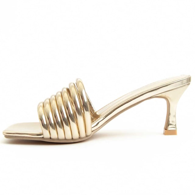 Damen High Heel Sandale. Bequeme Passform. Gepolsterte Innensohle. Rutschfeste Sohle. Verstärkte Nähte. Von anderen Marken für unsere Marke hergestellt. Ungefährer Größenbedarf: 7 cm Absatz.