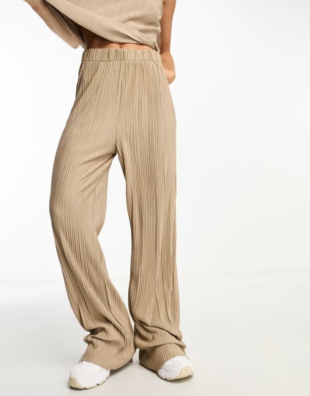 Trousers & Leggings by Vero Moda Part of a co-ord set Top sold separately High rise Elasticated waistband Wide legSold By: Asos