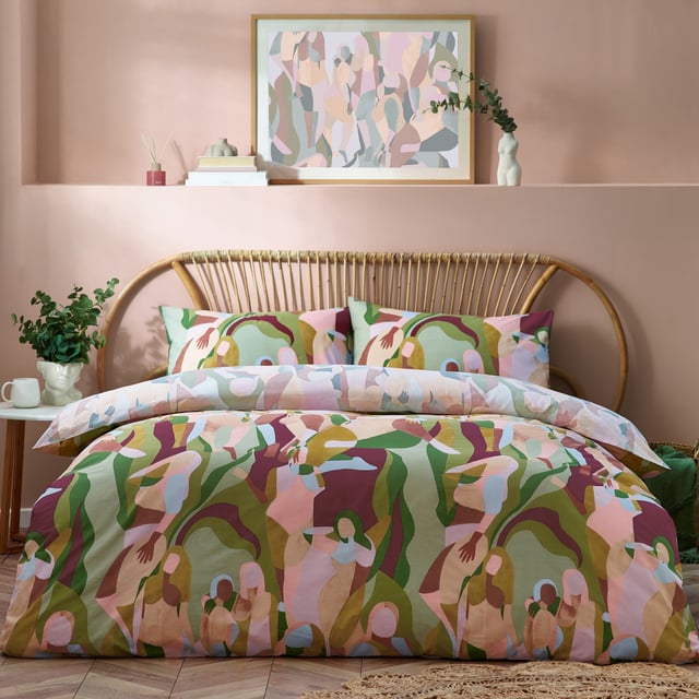 Inspired by modern art and body positivity, colourful fluid shapes join. The closer you look, you'll find hidden forms and figures. Uplifting and timeless, the Self Love reversible duvet set is complete with an inverted pastel colour palette making this design perfect for all seasons.