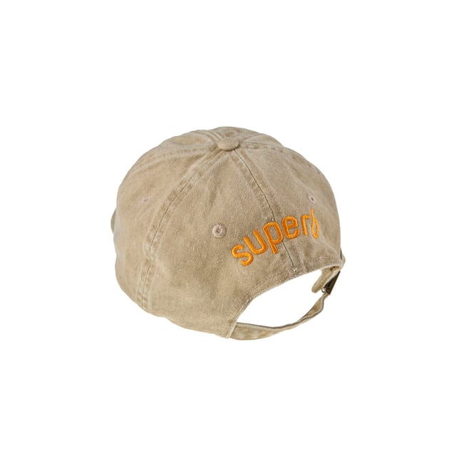 Cap Superb.
 Brand embroidery on the front and back.
 Strap with adjustable closure at the back.
 Seams seen in tone.
 Composition: 100% cotton
 Care:
- Wash at max. 40ºC.
 - Do not use bleach.
 - Iron at low temperature.
 - Do not dry clean.
 - Do not use dryer.