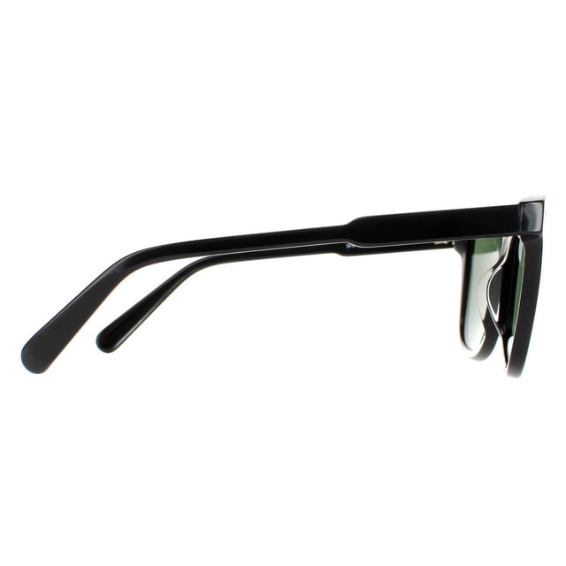Salvatore Ferragamo Square Ladies Black Green SF815S SF815S presenta un atractivo detalle de remache frontal y el logotipo de Ferragamo Signature a juego a lo largo de las patillas.