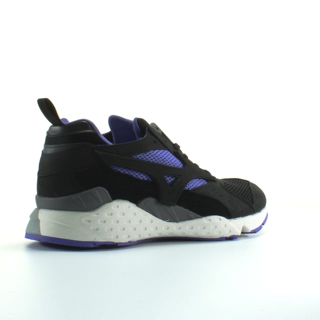 Mizuno Mondo Control Mita Mens Black Trainers