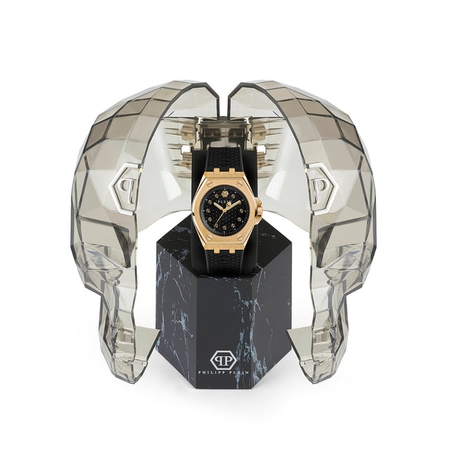 This Philipp Plein Plein Extreme Lady Analogue Watch for Women is the perfect timepiece to wear or to gift. It's Gold 38 mm Round case combined with the comfortable Black Silicone watch band will ensure you enjoy this stunning timepiece without any compromise. Operated by a high quality Quartz movement and water resistant to 5 bars, your watch will keep ticking.