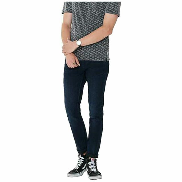 Only & sons jeans for men are available in black, blue, grey, and white colours. 
It features a skinny fit slim leg, belt loops, button fly, and a 5 pocket design.
Added stretch for breathability and flexibility with a stylish look.
Made of cotton elastane material for durability and comfort.
Faded pattern for classy look.