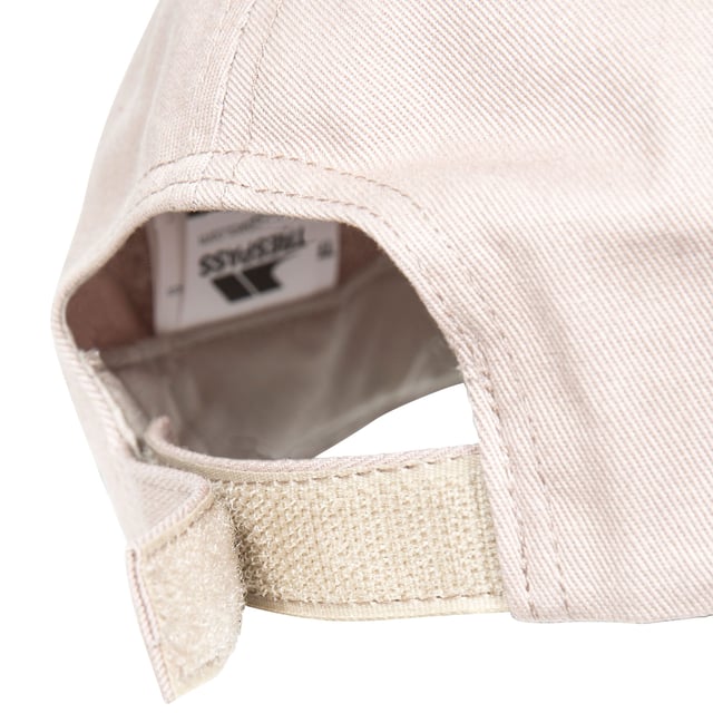 Unisex cap. Moulded peak. Adjustable strap. 100% Cotton.