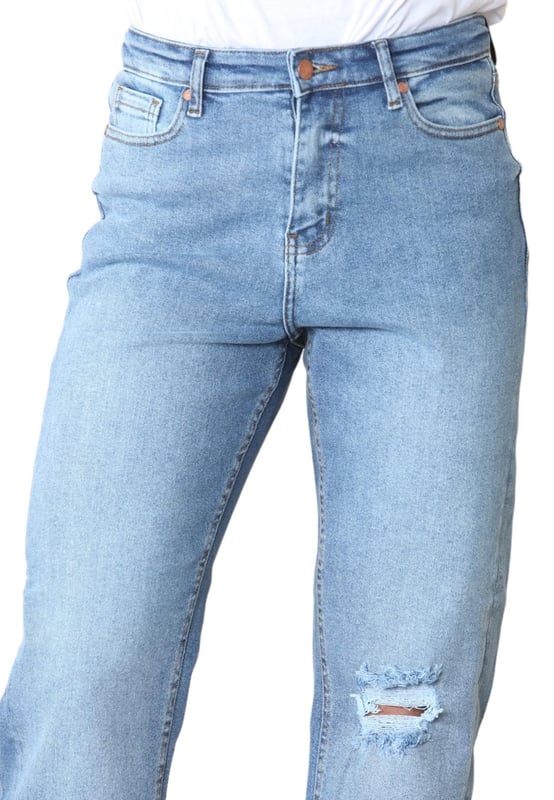 MYT Ladies Straight Leg Jeans sind ein Grundnahrungsmittel, das jede Frau in ihrem Kleiderschrank haben sollte. - -. Entworfen mit guten Stretch-Denim für zusätzliche Flexibilität und Leichtigkeit der Bewegung . - -. Die hohe, eingeschnürte Taille dieser Autograph-Jeans sorgt dafür, dass Sie sich um die Mitte herum zusammenziehen, und das breitere, gerade Bein mit leicht geschwungenen Seitennähten passt zu den meisten Körpertypen und verleiht eine schmeichelhafte Silhouette. - -.  Diese Jeans mit hoher Taille ist aus einer verantwortungsvollen Baumwollmischung gefertigt und mit einem trendigen Riss am Knie versehen - Komfort und Stil in einem. - - .   Größe 10 ist 28 Zoll Taille. - - . . . - - .   Größe 12 ist 30 Inch Taille. - - . . . - - .   Größe 14 ist 32 Zoll Taille. - - . . . - - .   Größe 16 ist 34 Zoll Taille. - - . . . - - .   Größe 18 ist 36 Zoll Taille. - - . . . - - .   Größe 20 ist 38 Zoll Taille. - - . . - - . Größe 22 ist 40 Zoll Taille. - - . . . - - . Größe 24 ist 42 Zoll Taille. - - . . . - - .